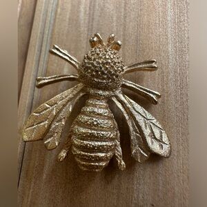 Sarah Coventry Bumble bee pin brooch
